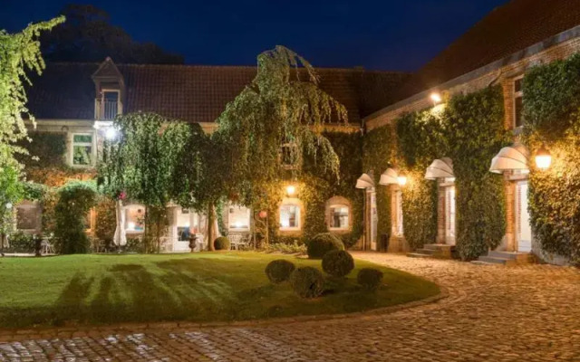 hotelImage
