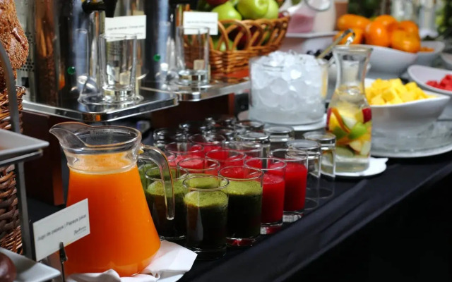 Radisson Hotel Plaza del Bosque