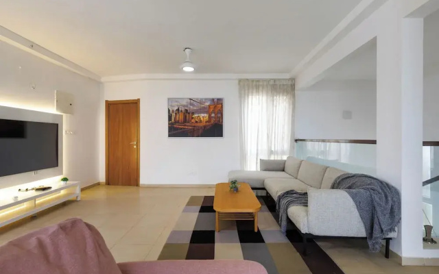 Skyline Haven by Red Olive4bhk30mins Airport