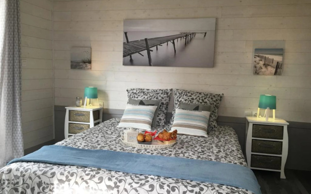 Les Pieds Dans L'Eau