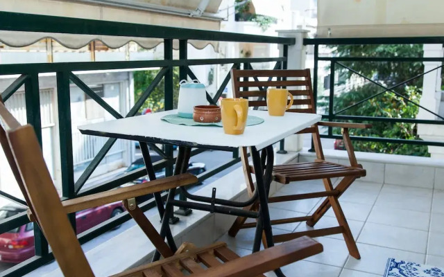 Cozy apt in Peristeri near Metro station