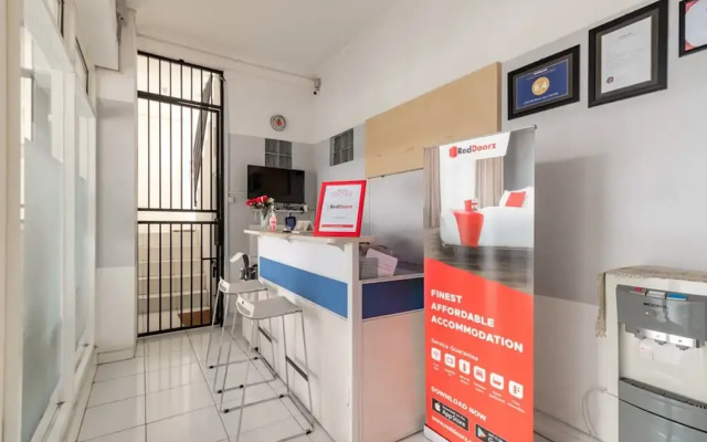 RedDoorz Syariah @ Wisma Arya 2