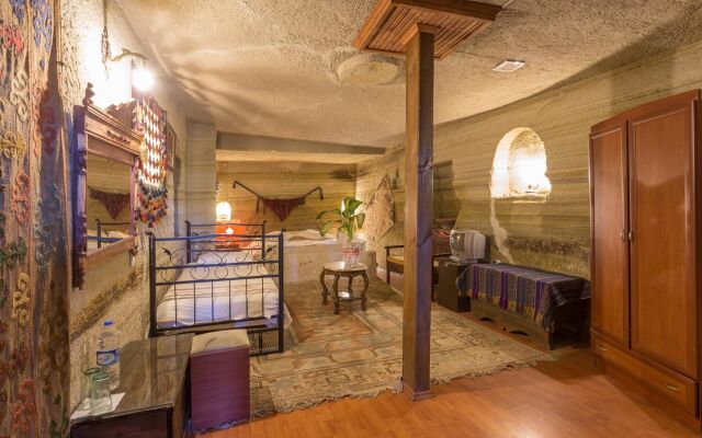 Oriental Cave Suites