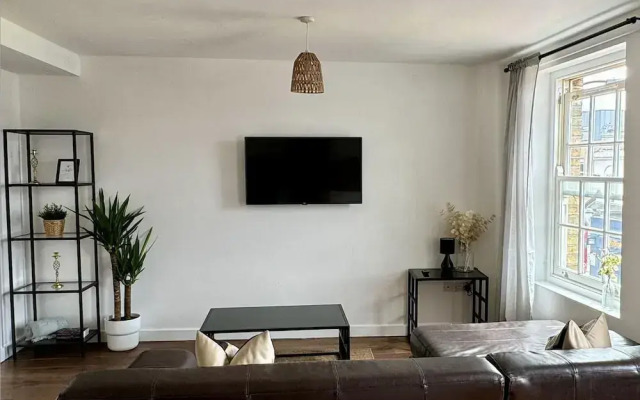 Central London Trendy Apartment
