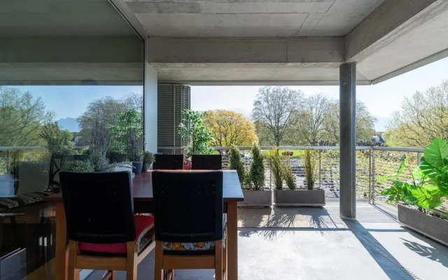 Lakeside Apartment with panoramic view on the lake