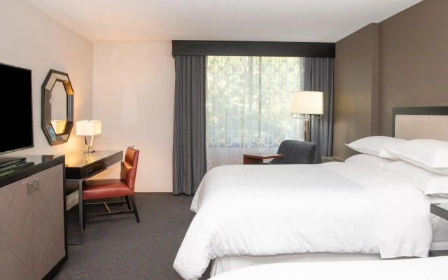 Sheraton Minneapolis West Hotel