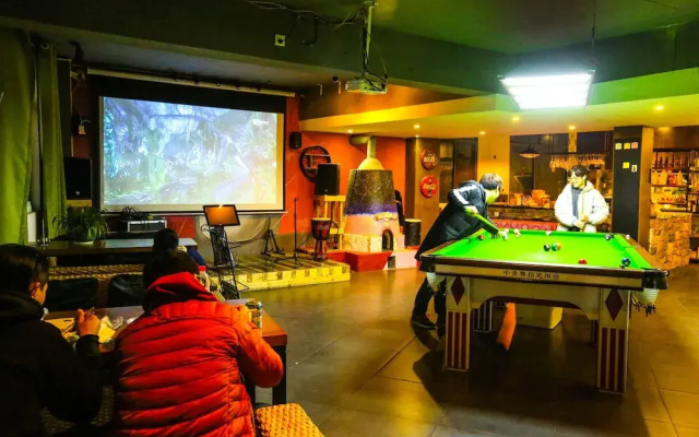 Comma Travel International Youth Hotel