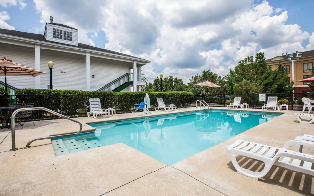 Quality Inn Bessemer I-20 exit 108