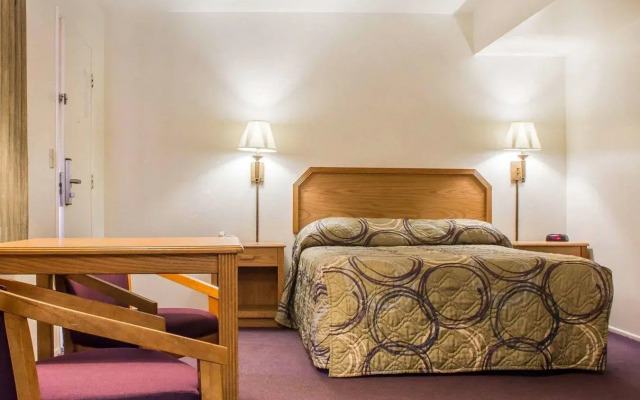 Rodeway Inn Silver Creek Inn