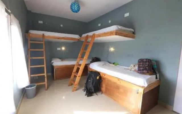 HosteLaVie Varanasi