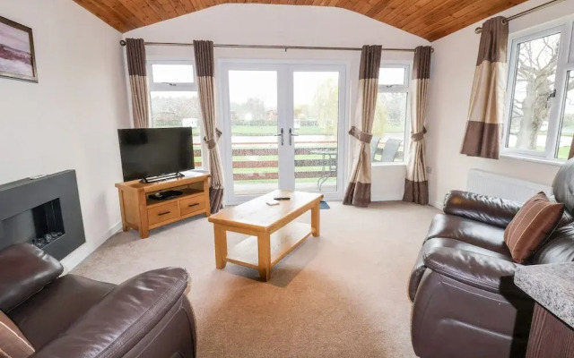 Oak Lodge
