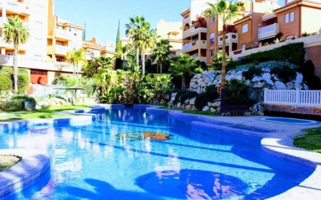 Blue Kingfisher Apartment