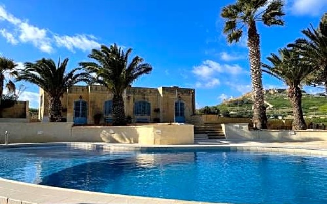 Detached Lodge with Private Pool Surrounded by Nature