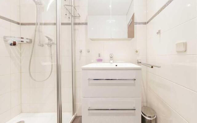 Ferienwohnung-4-mit-Sonnenbalkon-im-Landhaus-Hubertus-Duhnen