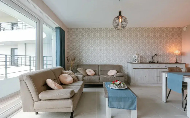 Stunning Apartment With Golf Course Views