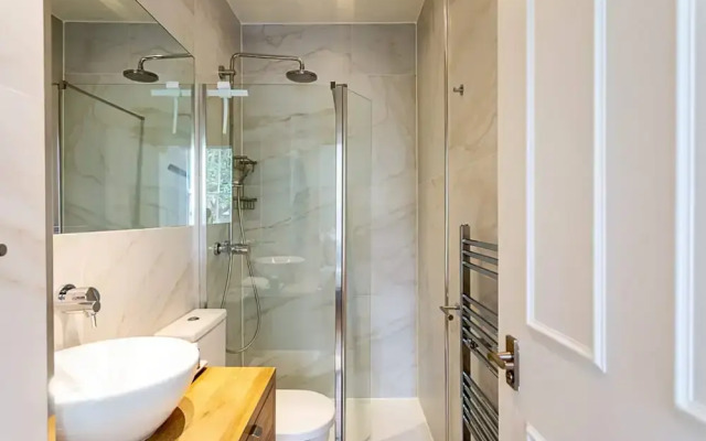 Newly Renovated One Bedroom Kensington Flat