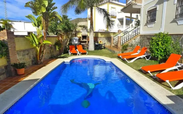 R1044 - Villa Karina