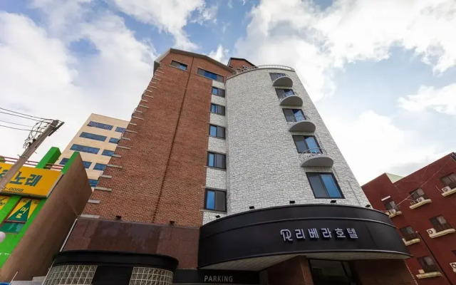 Yeosu Rivera Hotel