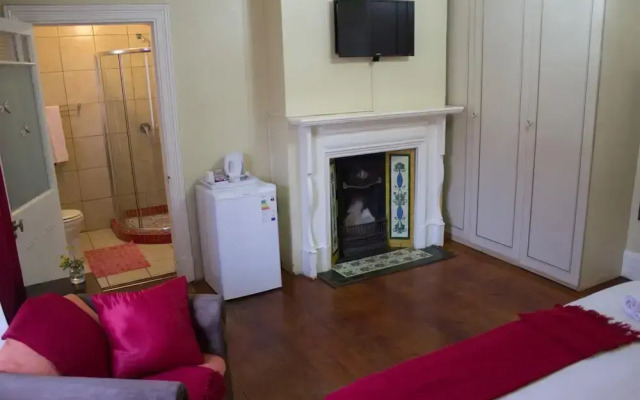 Maple's Guest House