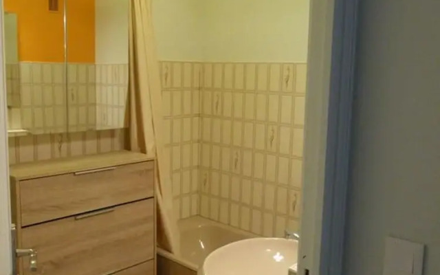 Apartment With one Bedroom in Saint-raphaël, With Wonderful sea View,