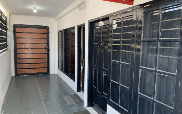 Recharge Cafe & Garasi Homestay