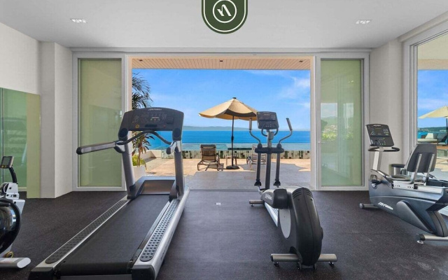 New Stylish 1 BR Condo - Ocean Views - Flex Room