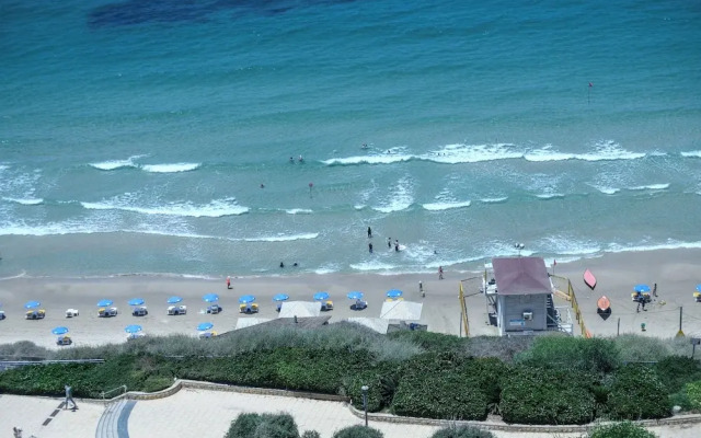 Netanya Panoramic Sea-View 4BR Apartment