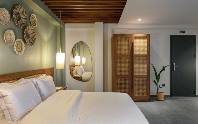 Amyntas Seafront Hotel