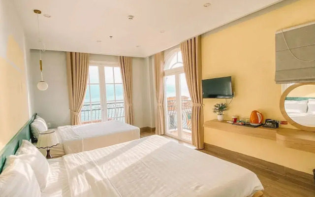 La Palma Hotel & Spa Sunset Town Phu Quoc