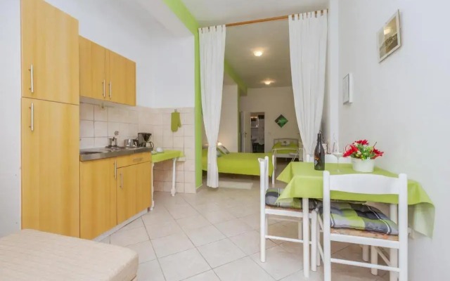 Studio Apartments Romina