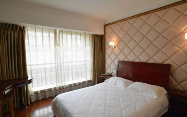 Huahui Business Hotel