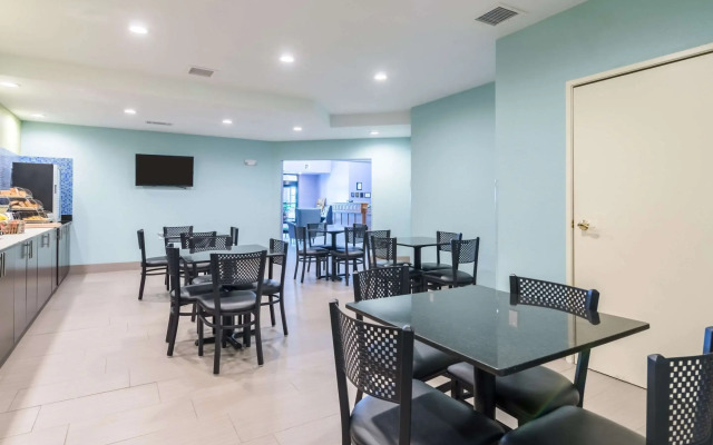 Quality Inn & Suites Alma - Fort Smith Northeast