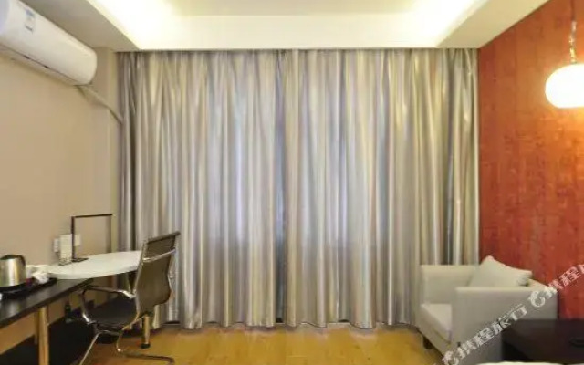 Yunshang Siji Chain Hotel Jinghong Manting Park