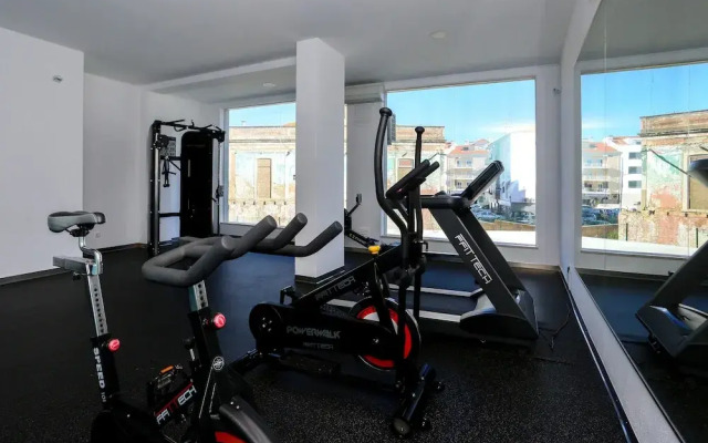 3-bedroom Apt, Sleeps 6, Pool, Gym & Jacuzzi