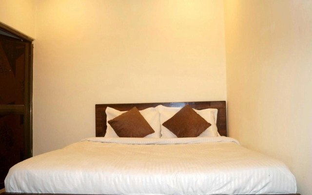 OYO HOME 70169 Mishra Suites