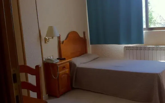 Hotel Arturo Portal De Monegros