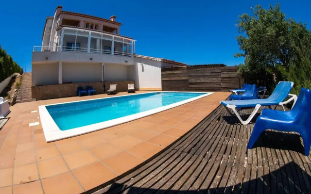 Mayla Surf House