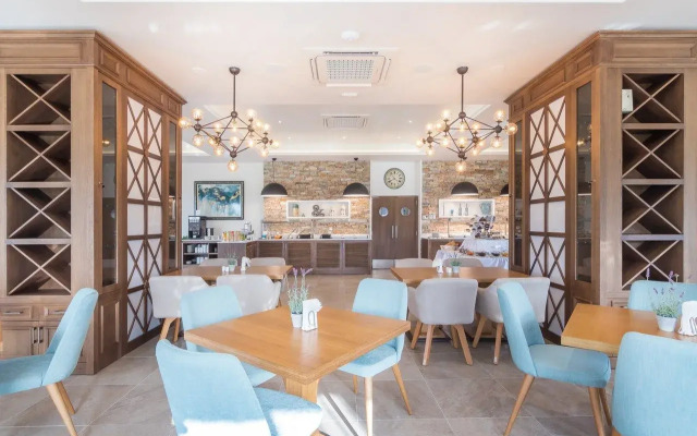 King Maron Wellness Beach Hotel