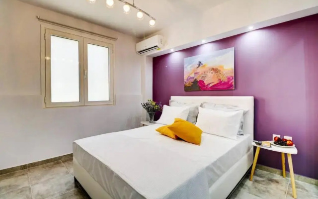Purple- Lux Studio 2 From Metro Petralona