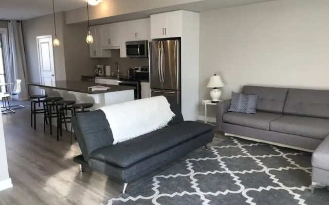 Executive Lakeview Town Home