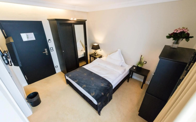 Hotel Business & More