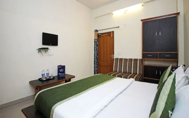 OYO 9388 Yash Hotel