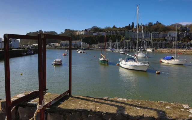 Glaslyn Harbour Views