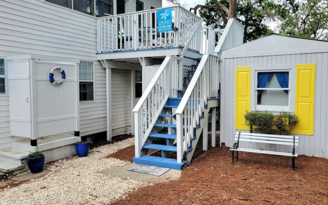 712 2nd Avenue - Upper