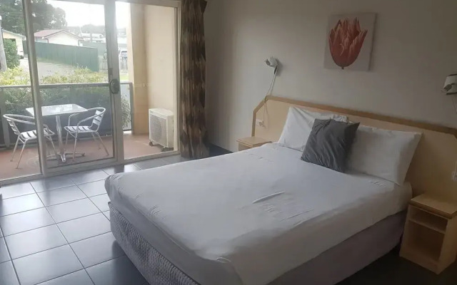 Jopen Cafe & Motel