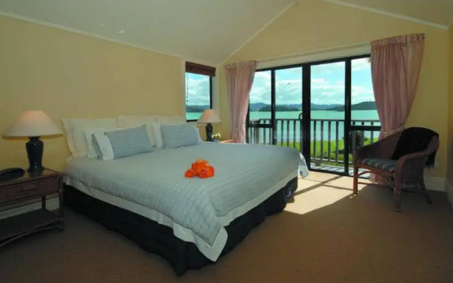 Pawhaoa Bay Lodge