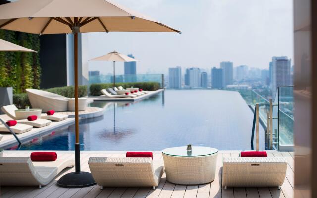 Отель AVANI + Riverside Bangkok Hotel