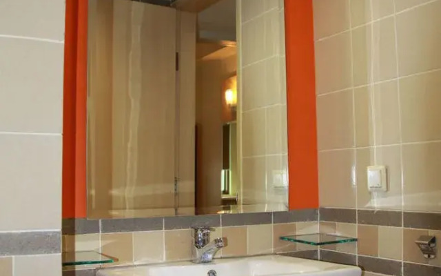 Ibis Mangga Dua & Apartments