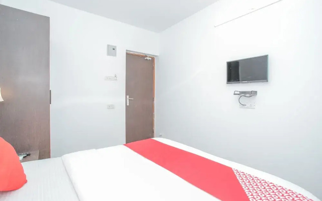 OYO 12525 Aditya Inn