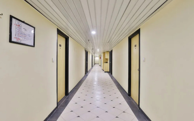 OYO 3975 Golden Star Country club